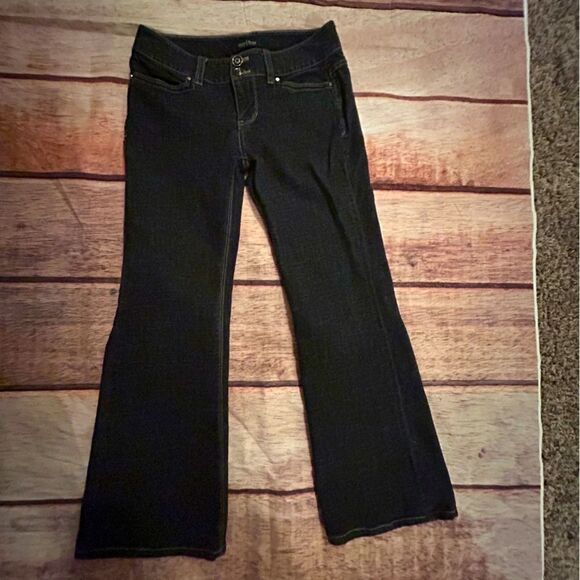 White House Black Market Denim - White House Black Market Dark Wash Bootcut trouser Pant size 0 short